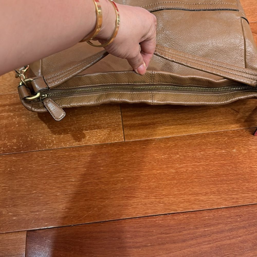 Coach British Tan Leather Hobo Adj. Strap 2 Way Shoulder‎ Zip Close - Picture 11 of 16